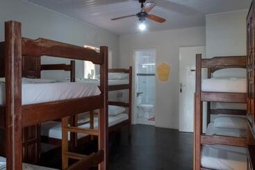 O Pharol Hostel E Pousada