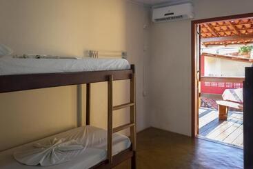 O Pharol Hostel E Pousada