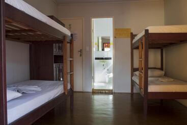 O Pharol Hostel E Pousada