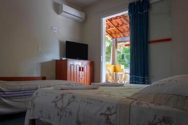 O Pharol Hostel E Pousada