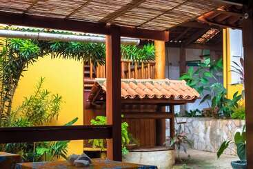 O Pharol Hostel E Pousada