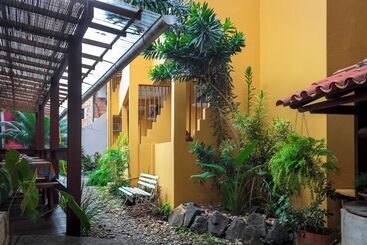O Pharol Hostel E Pousada