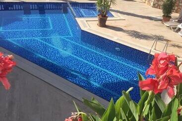 Ates Otel