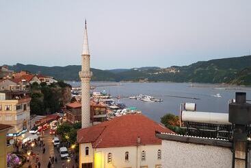 تختخواب و صبحانه Karadeniz Pansiyon