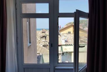 تختخواب و صبحانه Karadeniz Pansiyon