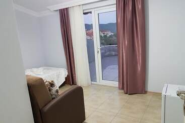 تختخواب و صبحانه Karadeniz Pansiyon