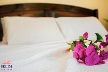 تختخواب و صبحانه Selim Pansiyon   Adults Only