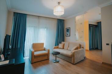 هتل Ener Old Castle Resort
