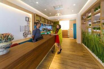 Honeymoon Beach Otel