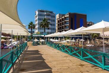 Honeymoon Beach Otel