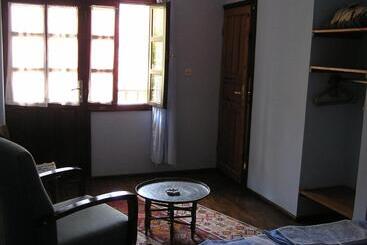 هتل Kalkan Turk Evi