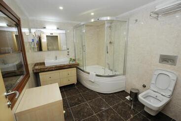 هتل Phellos Suites