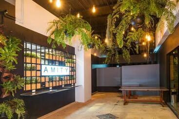 هاستل Amity Poshtel