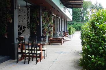 هاستل Amity Poshtel