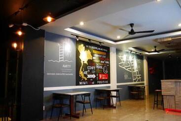 هاستل Amity Poshtel