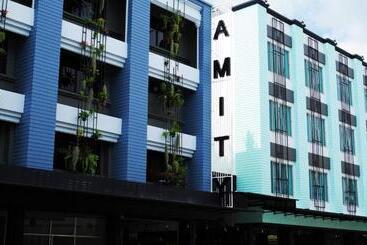 هاستل Amity Poshtel