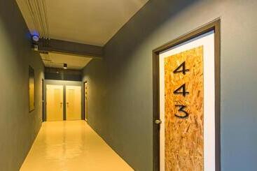 هاستل Amity Poshtel