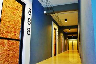 هاستل Amity Poshtel