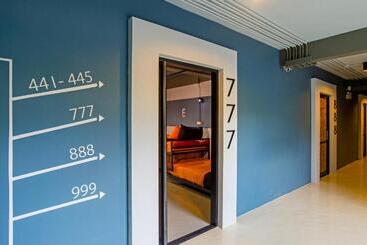 هاستل Amity Poshtel