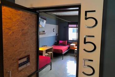 هاستل Amity Poshtel