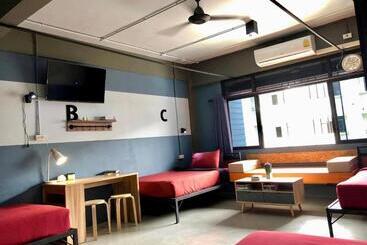 هاستل Amity Poshtel