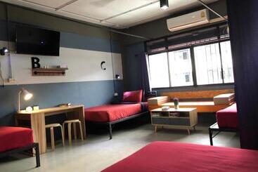 هاستل Amity Poshtel