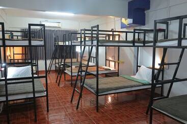 هاستل Jellybean Krabi Inn