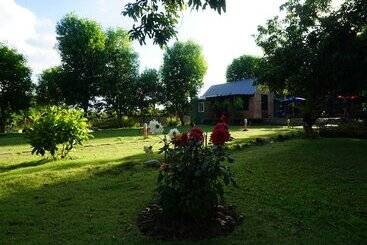 تختخواب و صبحانه Gumbie House
