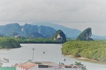 هتل Krabi Grand