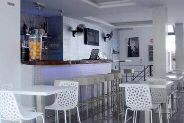Отель Prassa 3 Boutique