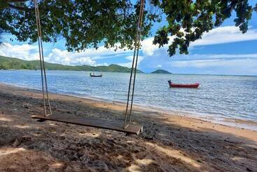 ホテル Villa Cha Cha Chaolao Beach Resort