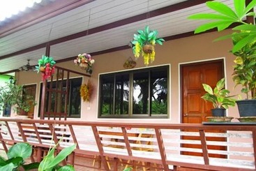 هتل Warakorn Baansuan Amphawa