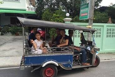 هتل Warakorn Baansuan Amphawa