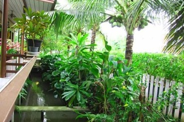 هتل Warakorn Baansuan Amphawa