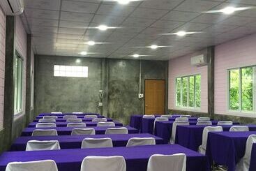 هتل Warakorn Baansuan Amphawa