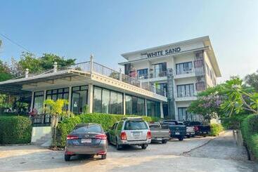 هتل White Sand Halal House Krabi