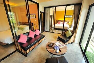 استراحتگاه Amphawa Nanon Hotel & Spa
