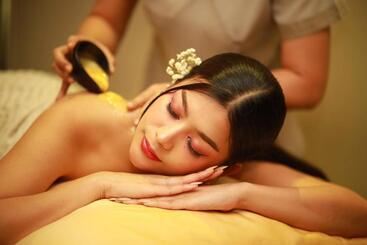 استراحتگاه Amphawa Nanon Hotel & Spa