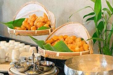 استراحتگاه Amphawa Nanon Hotel & Spa