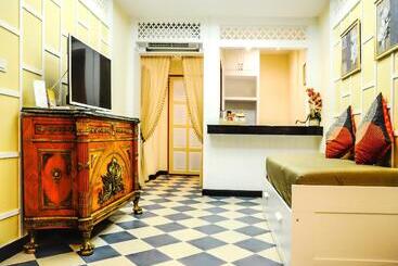 استراحتگاه Chuchaiburi Sri Amphawa