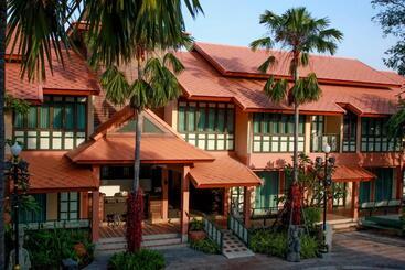 استراحتگاه Chuchaiburi Sri Amphawa