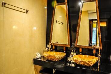 استراحتگاه Chuchaiburi Sri Amphawa