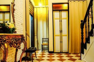 استراحتگاه Chuchaiburi Sri Amphawa