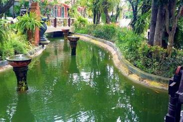 استراحتگاه Chuchaiburi Sri Amphawa