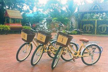 استراحتگاه Chuchaiburi Sri Amphawa