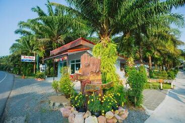 استراحتگاه Neenlawat Riverside