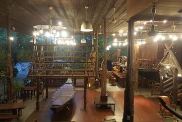 استراحتگاه Ruean Mai Chai Khlong