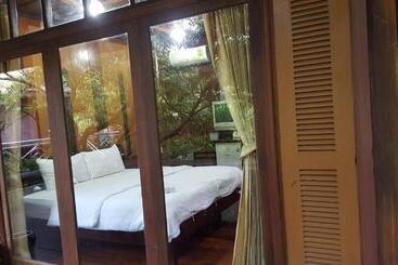 استراحتگاه Ruean Mai Chai Khlong