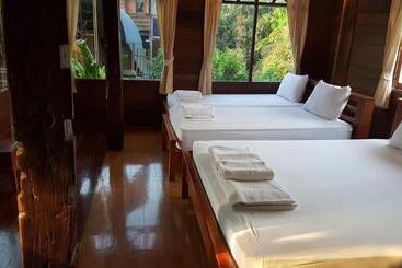 استراحتگاه Ruean Mai Chai Khlong