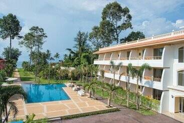 Villa Blanca Hotel & Restaurant